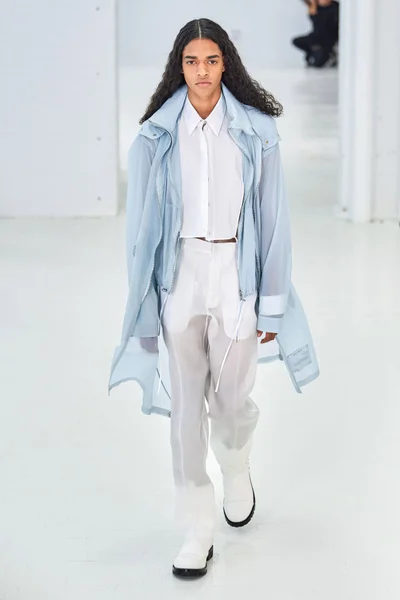 Look 4